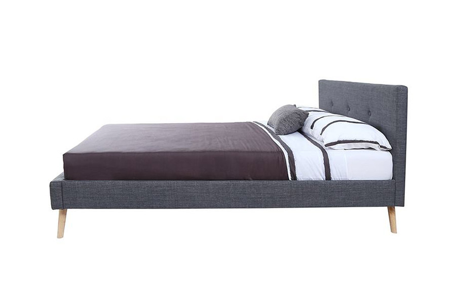 1368 Stilfuld skandinavisk design polstret seng