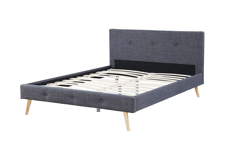 1368 Stilfuld skandinavisk design polstret seng